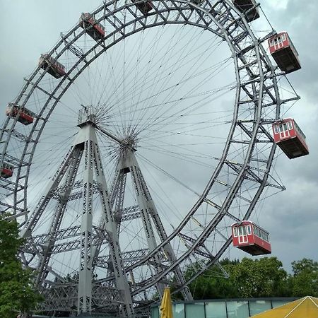 Center ! 2 Stops From The City Center! 비엔나 외부 사진